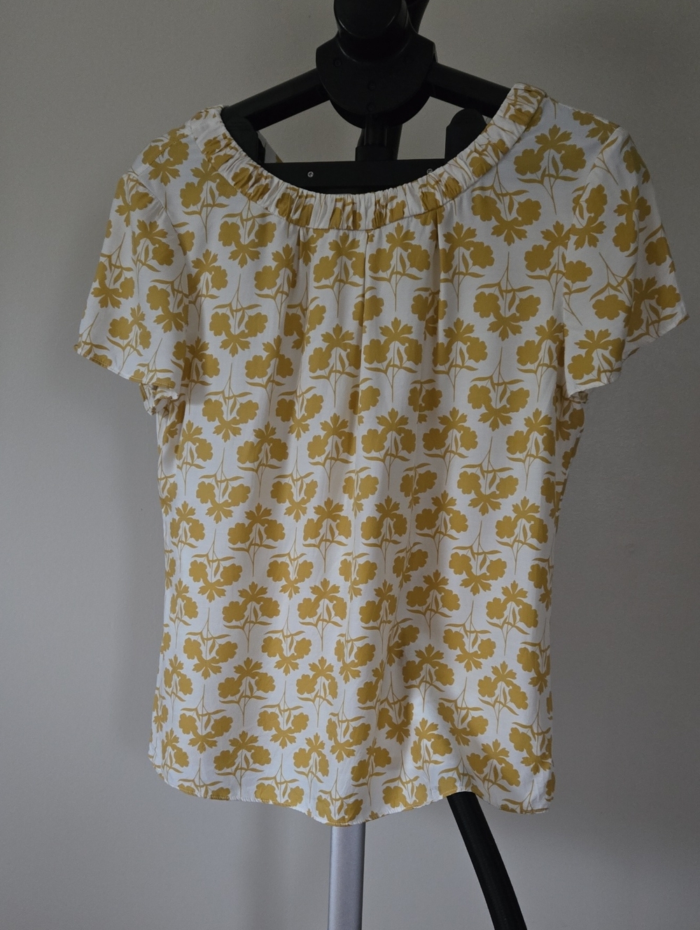 Boden White and Yellow Floral Short Sleeve Top